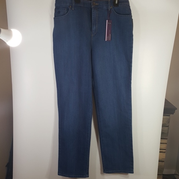 Gloria Vanderbilt Amanda Jeans - Picture 1 of 2